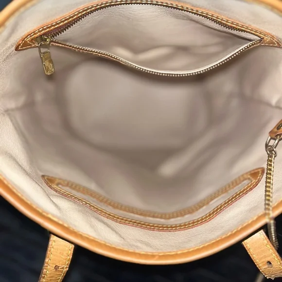 AUTHENTIC w’ COA. Louis Vuitton Monogram bucket bag. - Picture 4 of 16